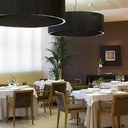 Hotell Cortes De 4*