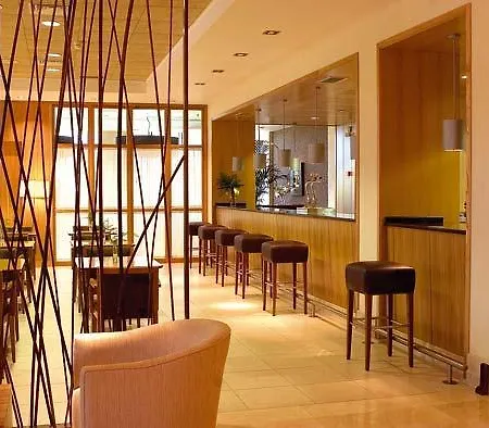 Cortes De Hotell León
